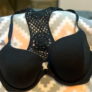 Victoria’s Secret 💝 lace racerback front clip bra
